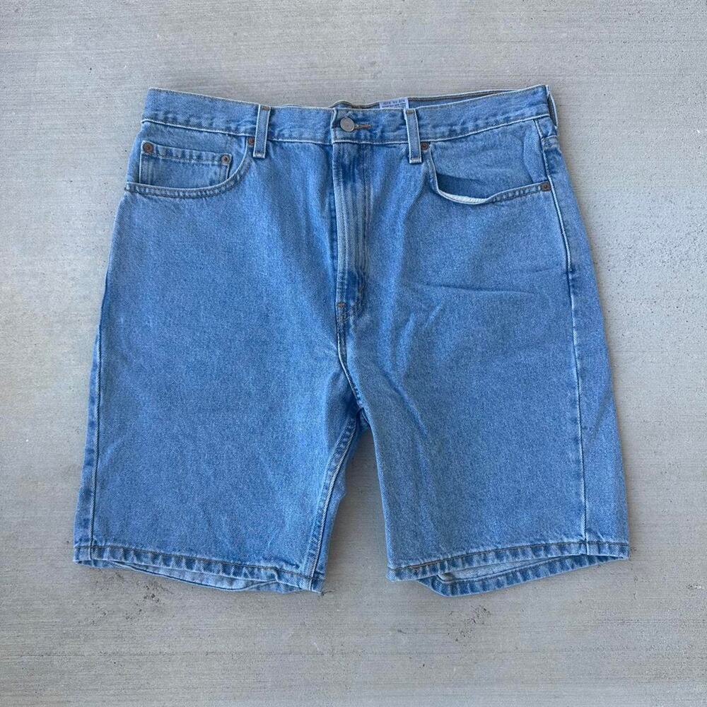 Vintage Levi’s Denim Jean Shorts - Picture 2 of 4